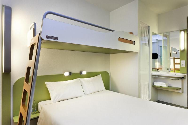 Ibis Budget Lyon Est Chaponnay Exterior photo