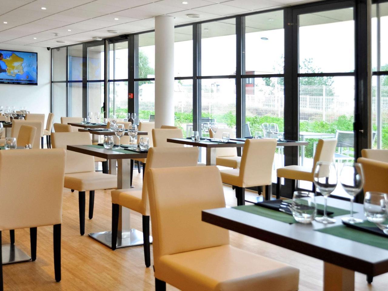 Ibis Budget Lyon Est Chaponnay Exterior photo