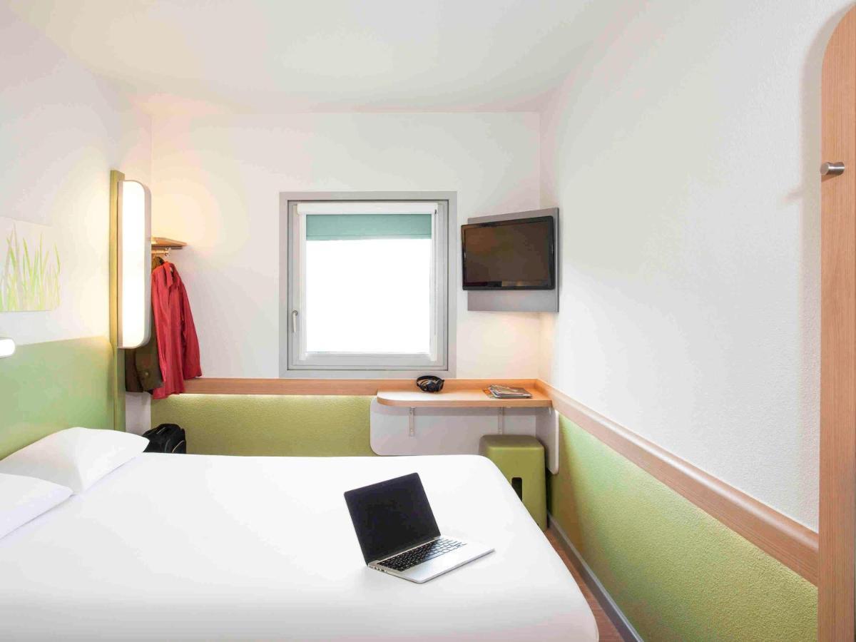 Ibis Budget Lyon Est Chaponnay Exterior photo