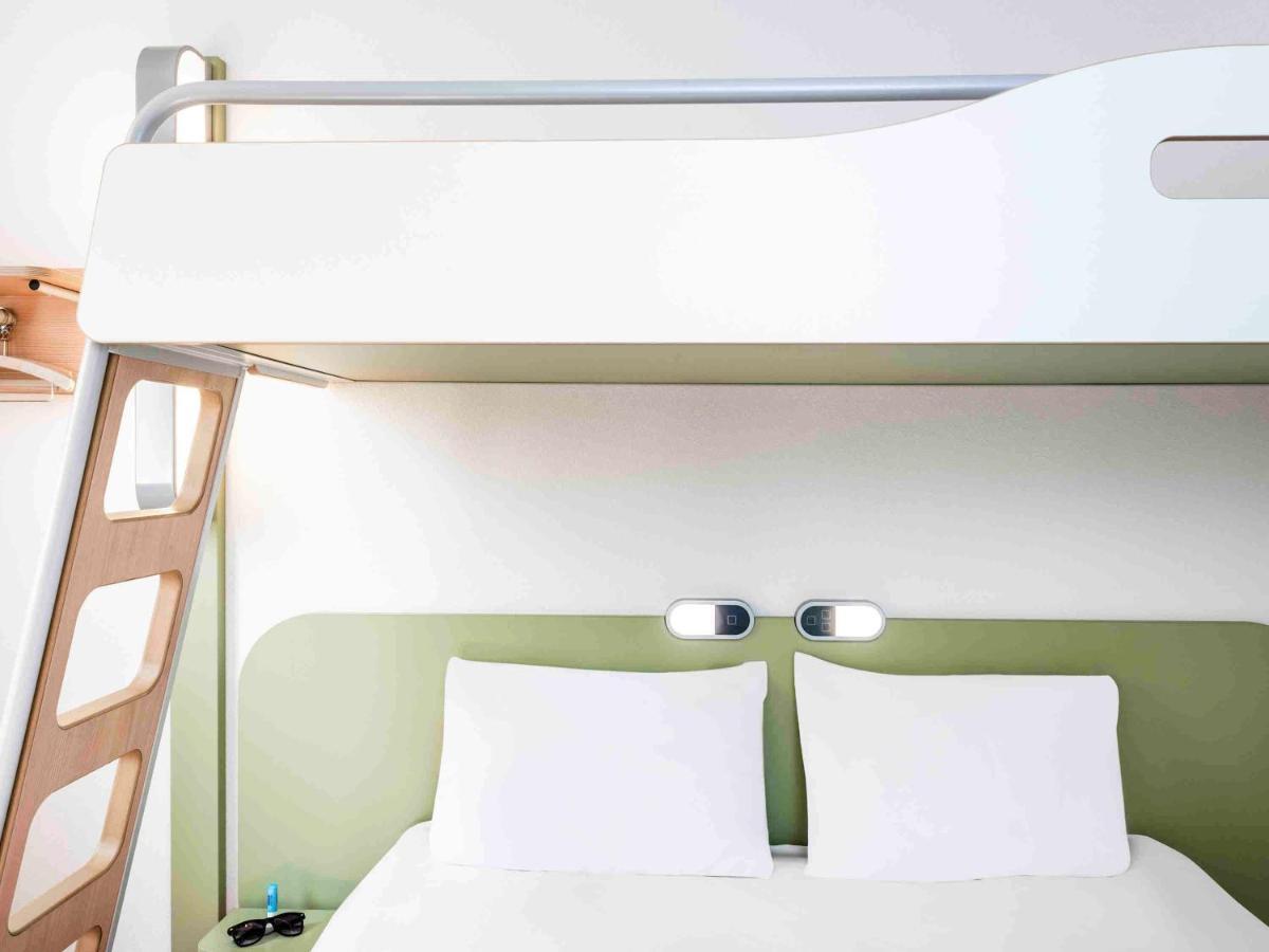 Ibis Budget Lyon Est Chaponnay Exterior photo