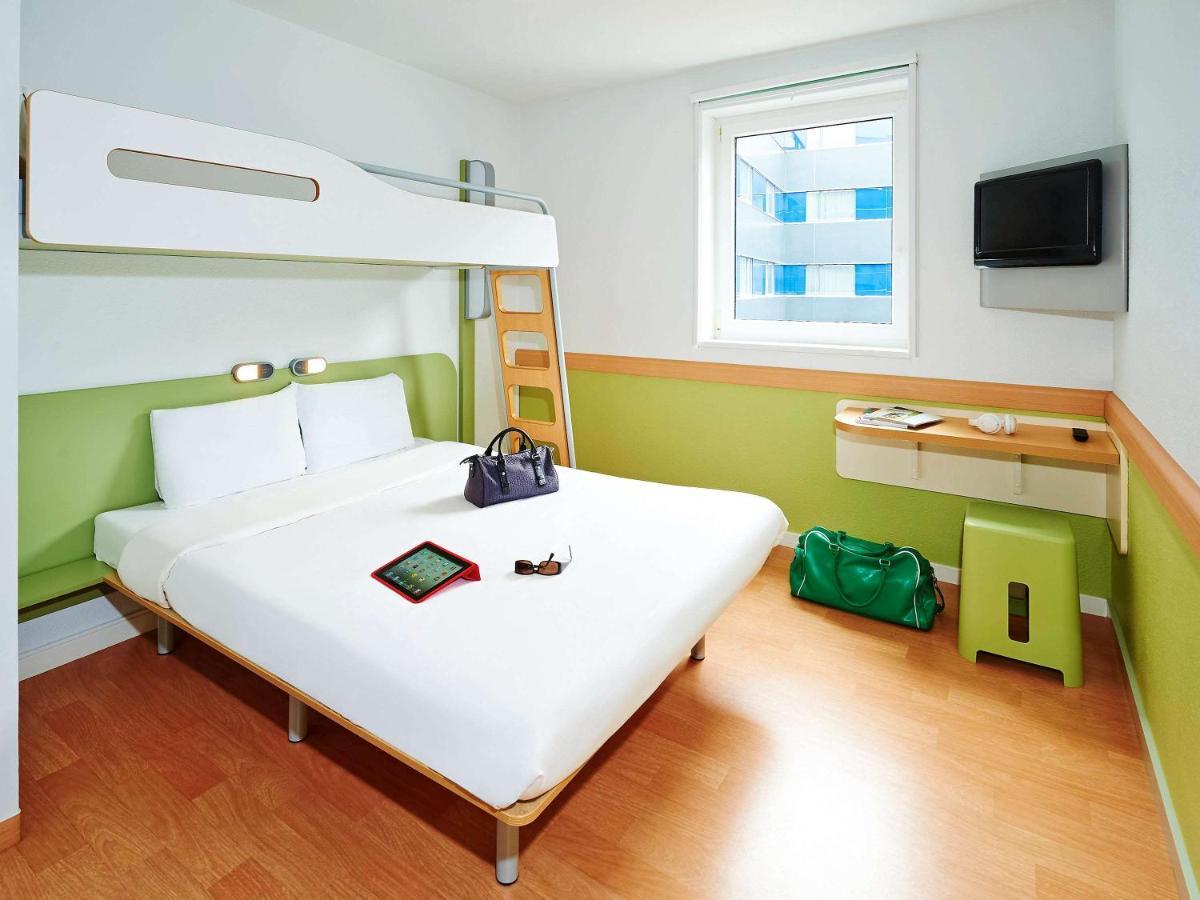 Ibis Budget Lyon Est Chaponnay Exterior photo