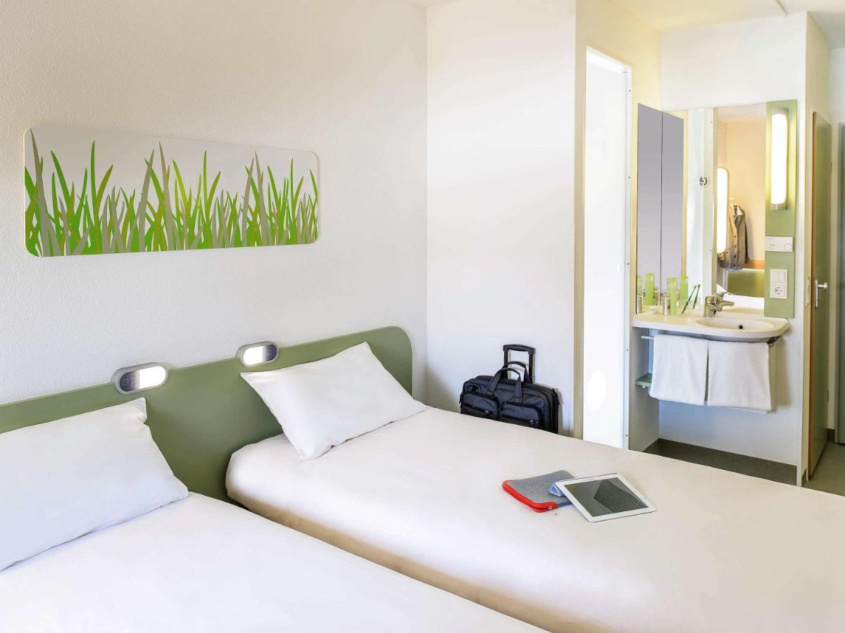 Ibis Budget Lyon Est Chaponnay Exterior photo