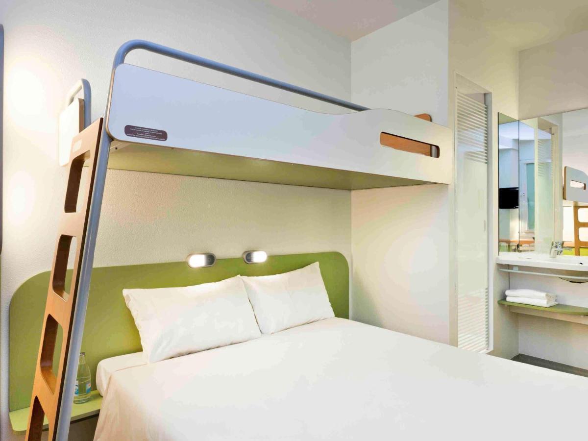 Ibis Budget Lyon Est Chaponnay Exterior photo
